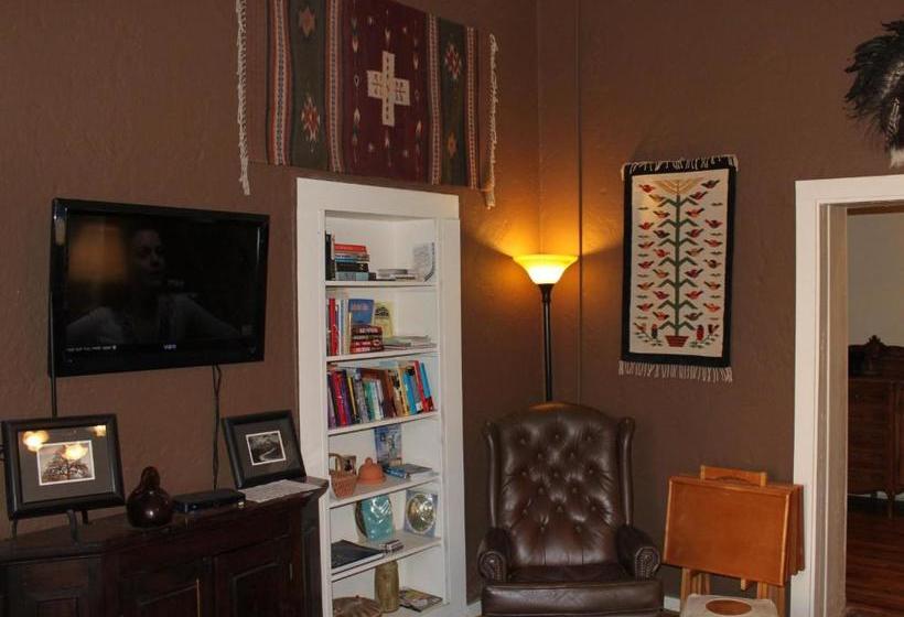 민박 Veranda Historic Inn