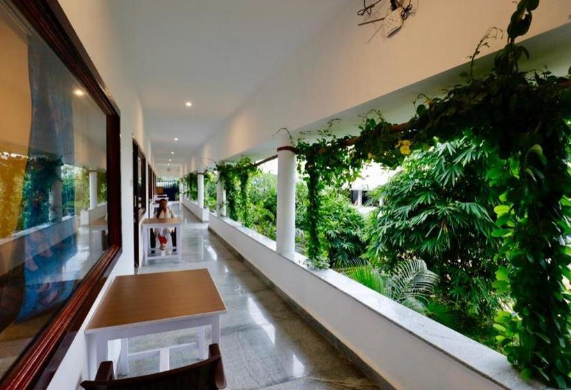 호텔 Alice Paradise By Moonrakers