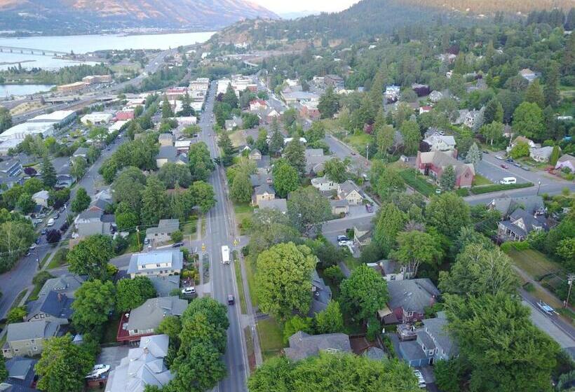 민박 Inn At The Gorge