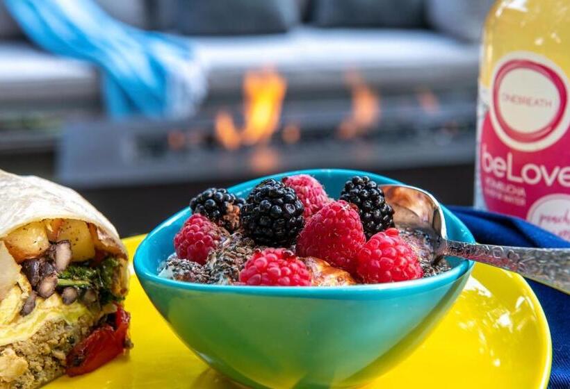 민박 Inn At The Gorge