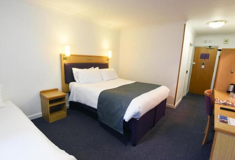 Отель Royal Oak By Greene King Inns