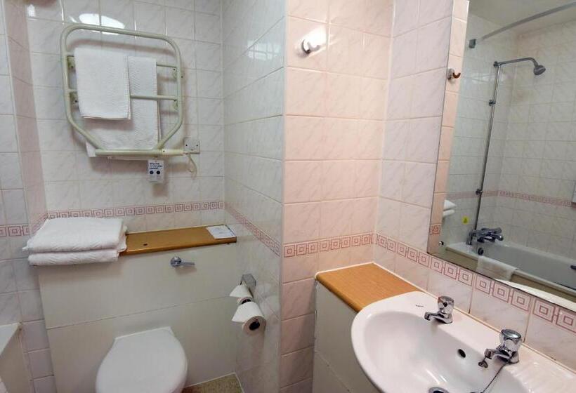 Отель Royal Oak By Greene King Inns