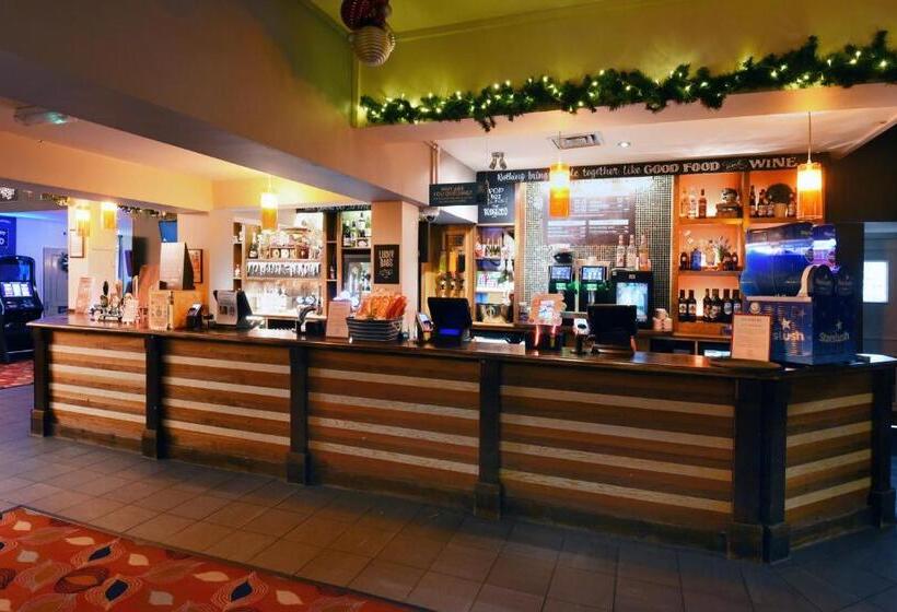 Отель Royal Oak By Greene King Inns