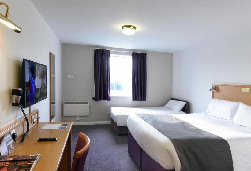 בית מלון כפרי Waterside By Greene King Inns