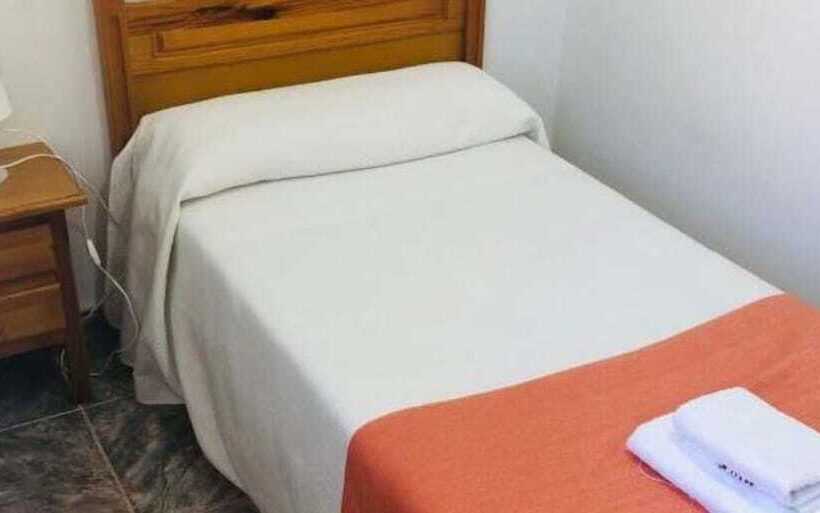 پانسیون Hostal Restaurante Taibilla