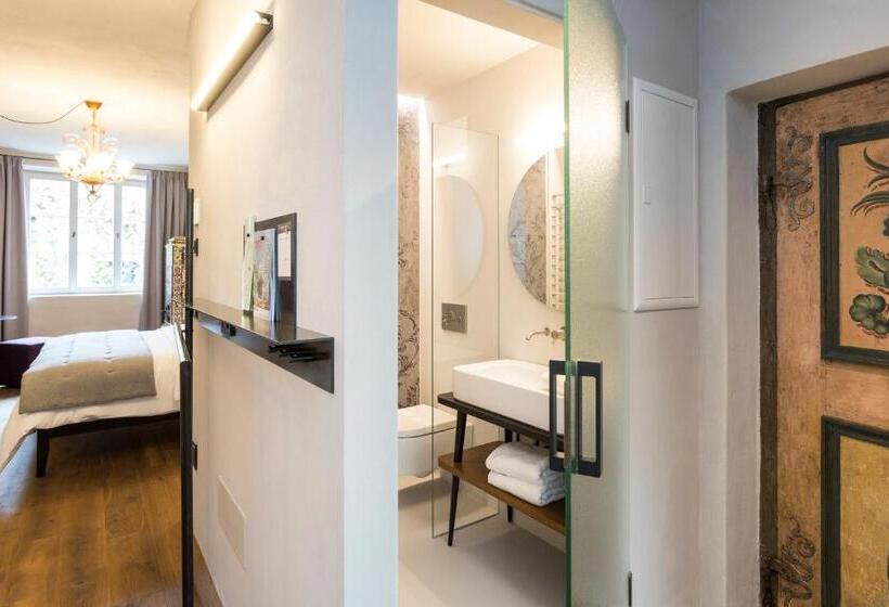 تختخواب و صبحانه Goldenstern Townhouse