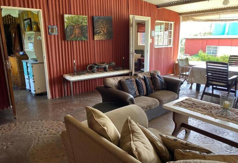 بنسيون Bohemian Garden Cottages