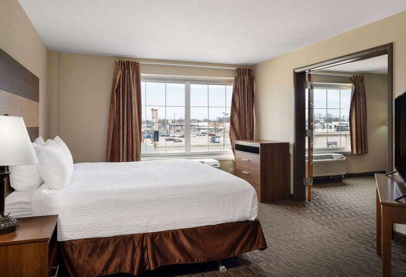 هتل Americinn By Wyndham Cedar Rapids North