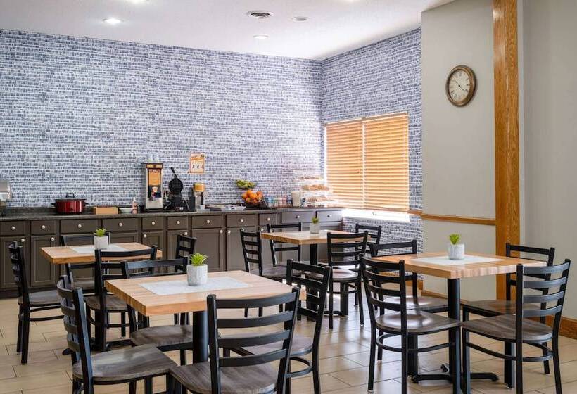 هتل Americinn By Wyndham Cedar Rapids North