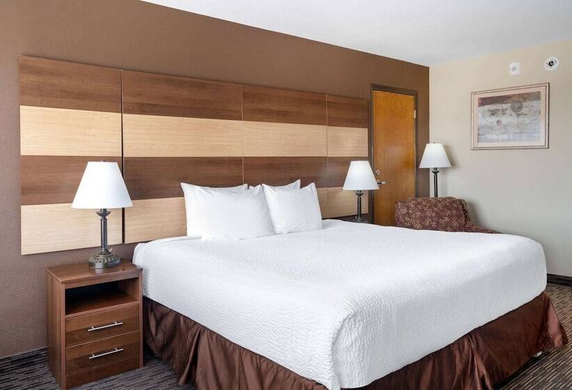 هتل Americinn By Wyndham Cedar Rapids North