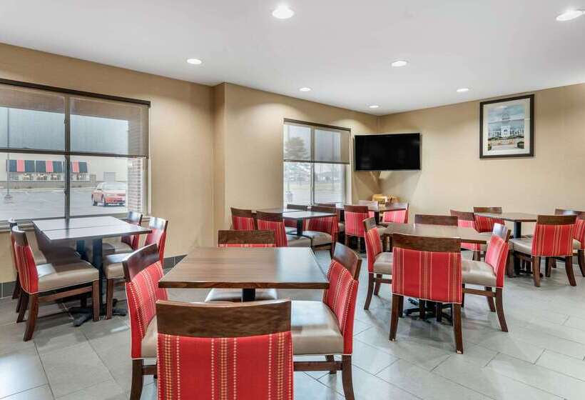 هتل Comfort Inn & Suites