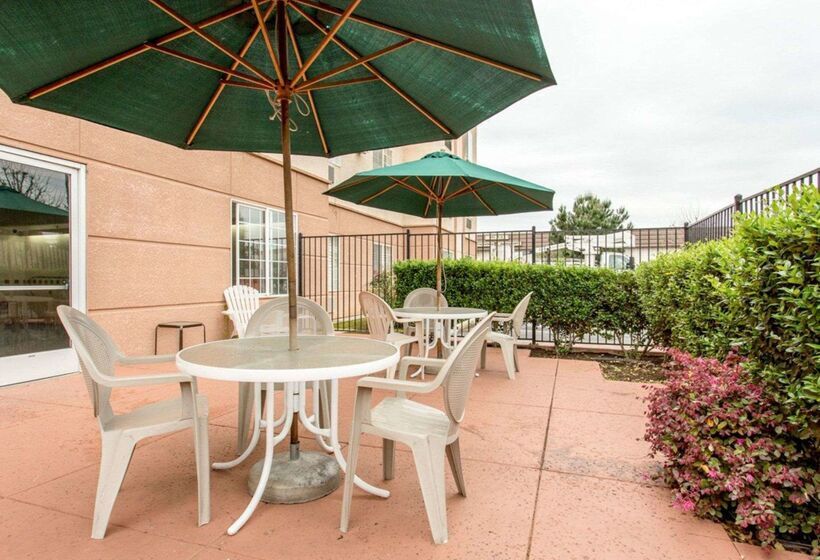 هتل Comfort Suites Fresno River Park