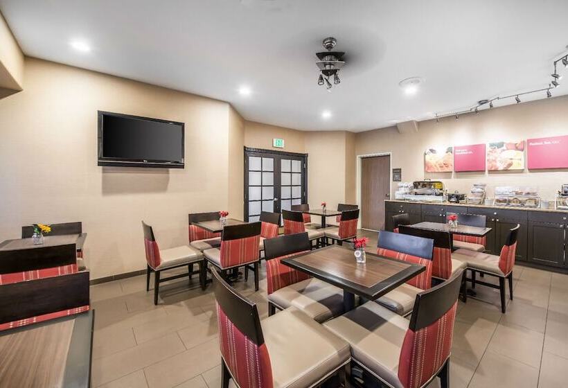 Отель Comfort Suites Highlands Ranch Denver Tech Center Area