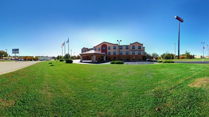 هتل Comfort Suites