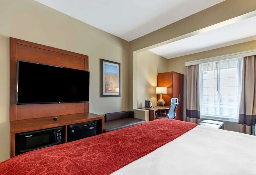 هتل Comfort Suites Near Camp Lejeune