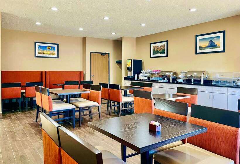هتل Comfort Suites University