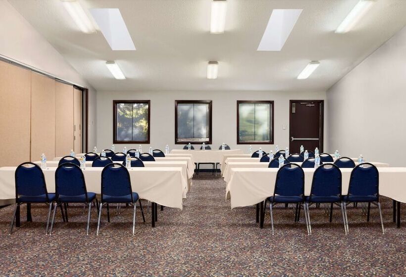 فندق Country Inn & Suites By Radisson, Coon Rapids, Mn