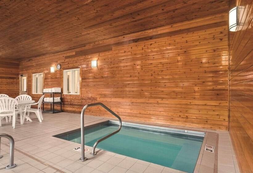 هتل Country Inn & Suites By Radisson, Dakota Dunes, Sd