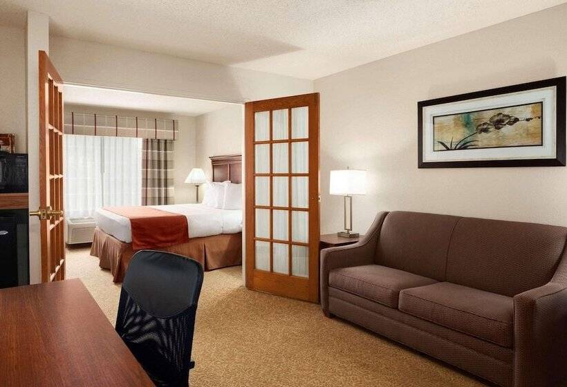 هتل Country Inn & Suites By Radisson, Grand Rapids Airport, Mi