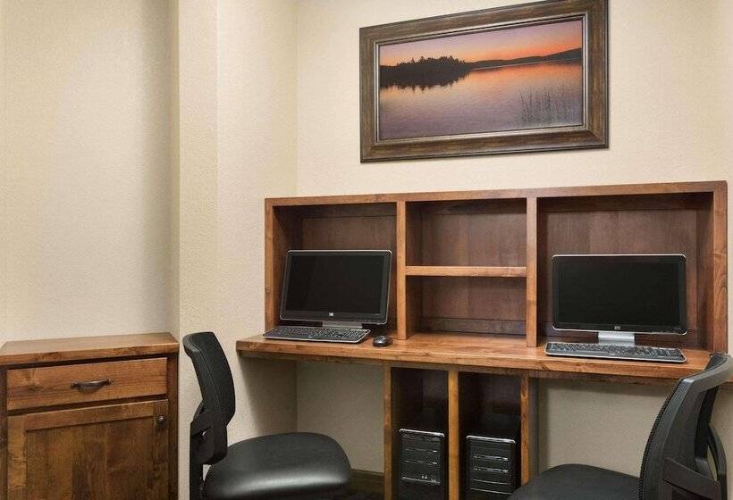 호텔 Country Inn & Suites By Radisson, Little Falls, Mn