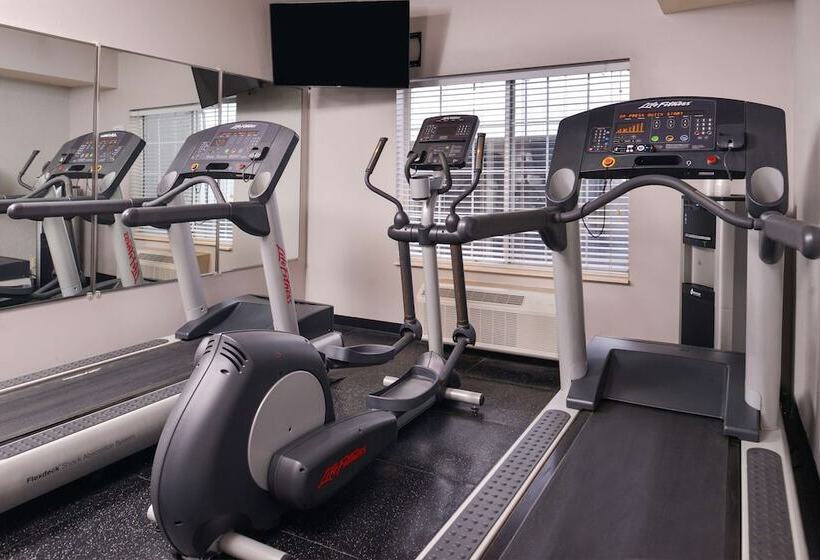 هتل Country Inn & Suites By Radisson, Omaha Airport, Ia