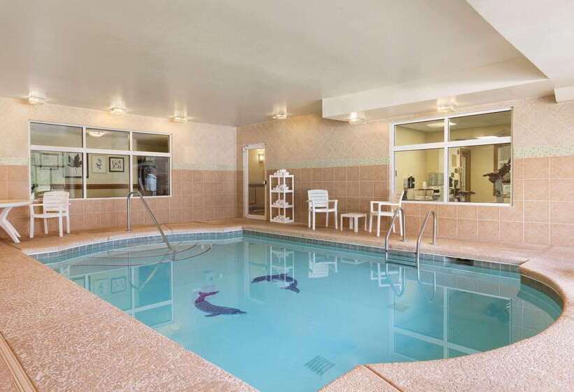هتل Country Inn & Suites By Radisson, Smyrna, Ga