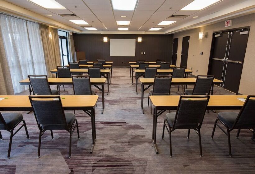 Отель Courtyard By Marriott Scranton Montage Mountain