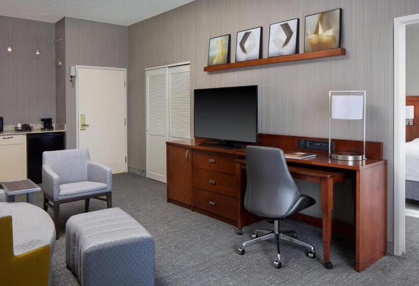 هتل Courtyard Grand Rapids Downtown