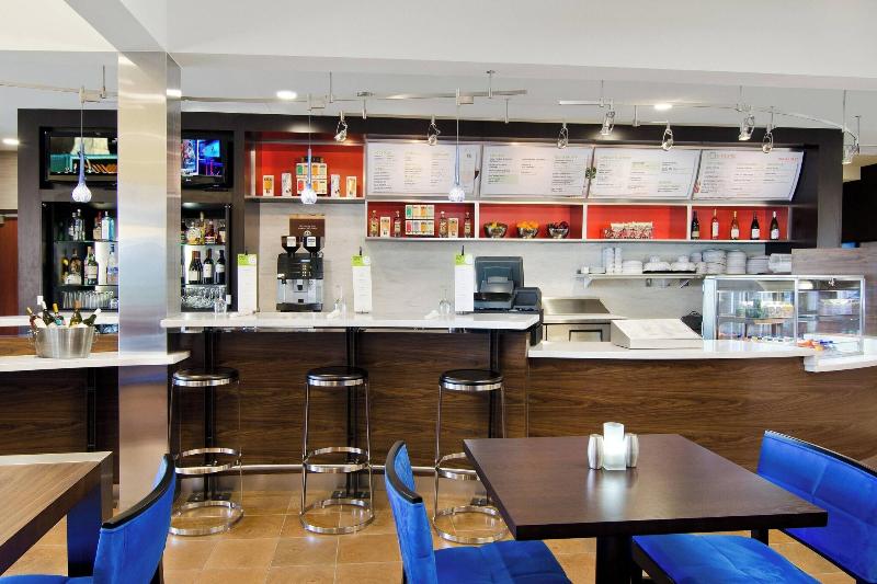 هتل Courtyard St. Louis Westport Plaza