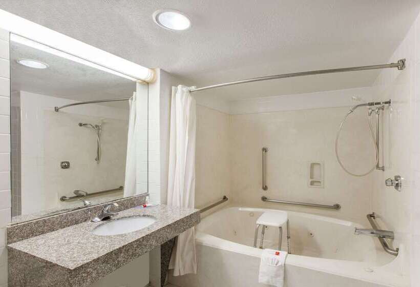 בית מלון כפרי Days Inn & Suites By Wyndham Webster Nasaclearlakehouston