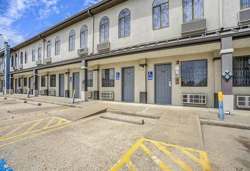 בית מלון כפרי Days Inn & Suites By Wyndham Webster Nasaclearlakehouston