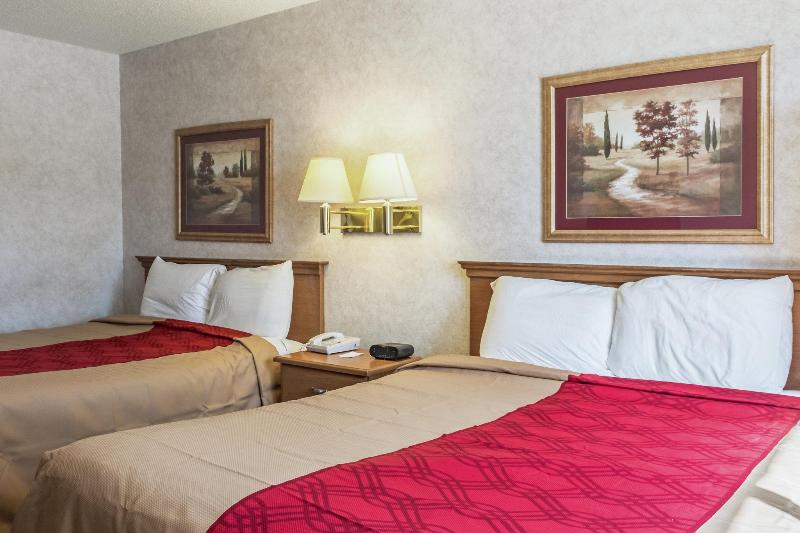 هتل Econo Lodge North