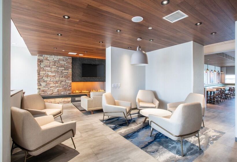 هتل Fairfield By Marriott Inn & Suites Newport Cincinnati