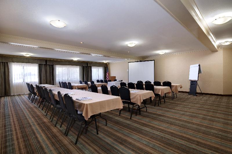 هتل Holiday Inn Express Port Hueneme, An Ihg