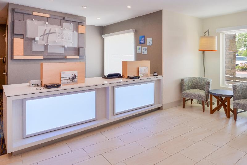 هتل Holiday Inn Express & Suites   Omaha   120th And Maple, An Ihg