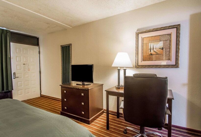 酒店 Quality Inn & Suites At Tropicana Field