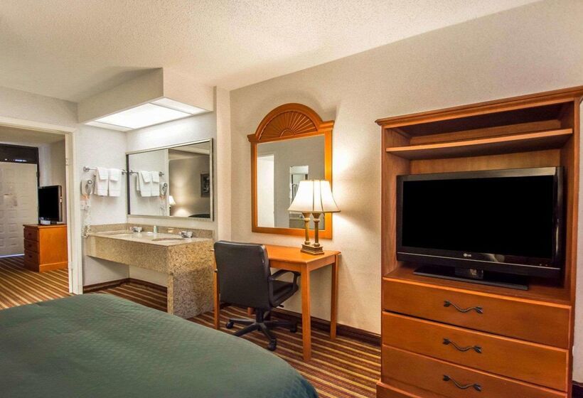 酒店 Quality Inn & Suites At Tropicana Field
