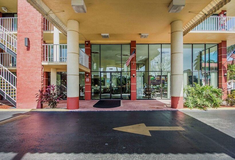 酒店 Quality Inn & Suites At Tropicana Field