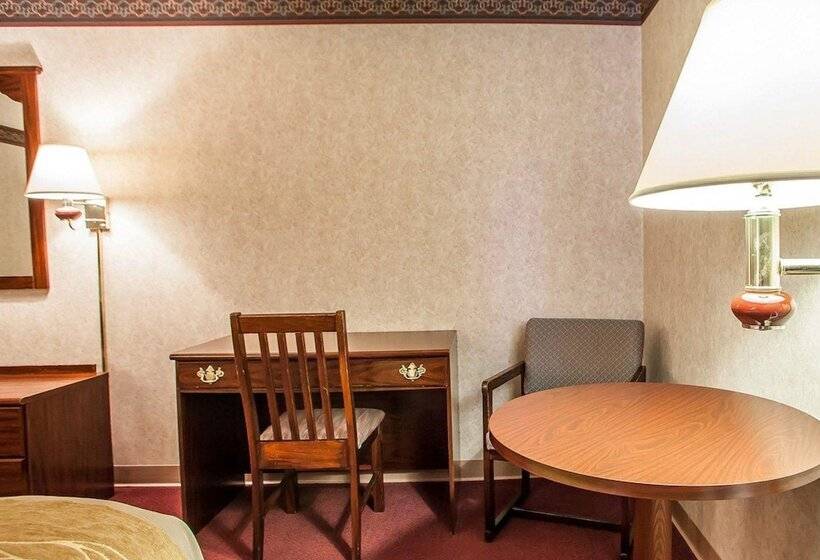 هتل Quality Inn Midway