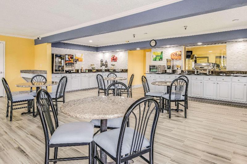 ホテル Quality Inn & Suites Dublin