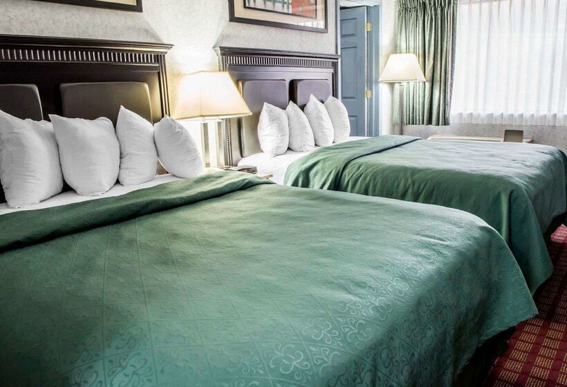 ホテル Quality Inn & Suites North Gibsonia