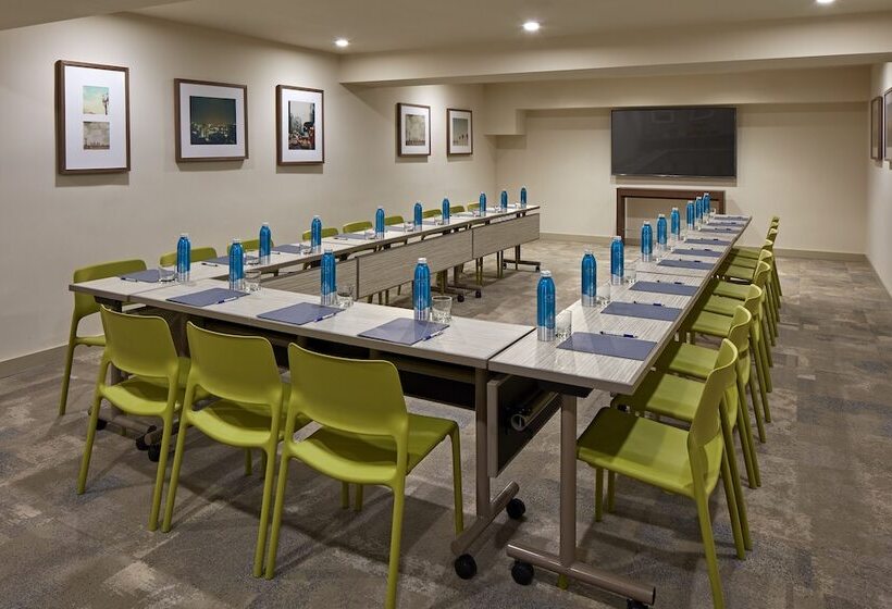 فندق The Anza  A Calabasas