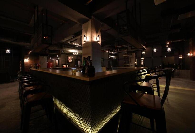 فندق The Vern At Blvd