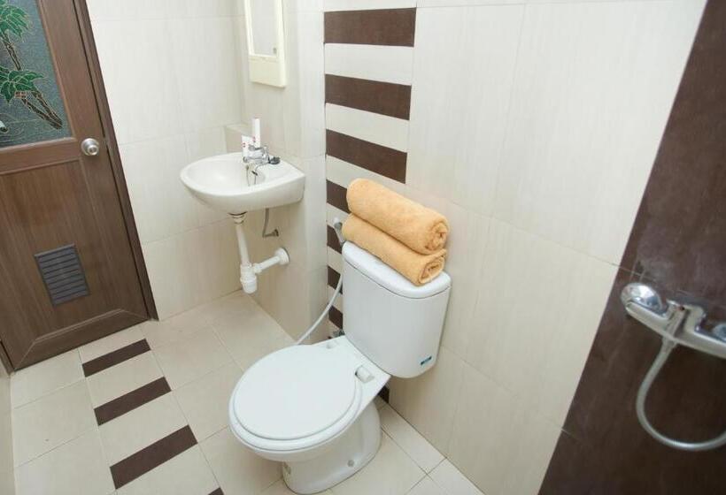 هتل Oyo 850 Lapan Lapan