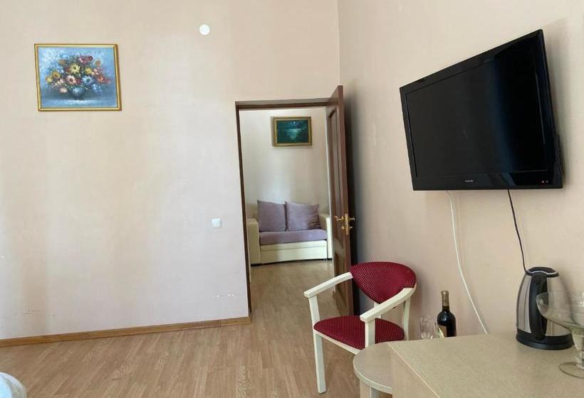 Gagra Hotel Printsevskii Zamok