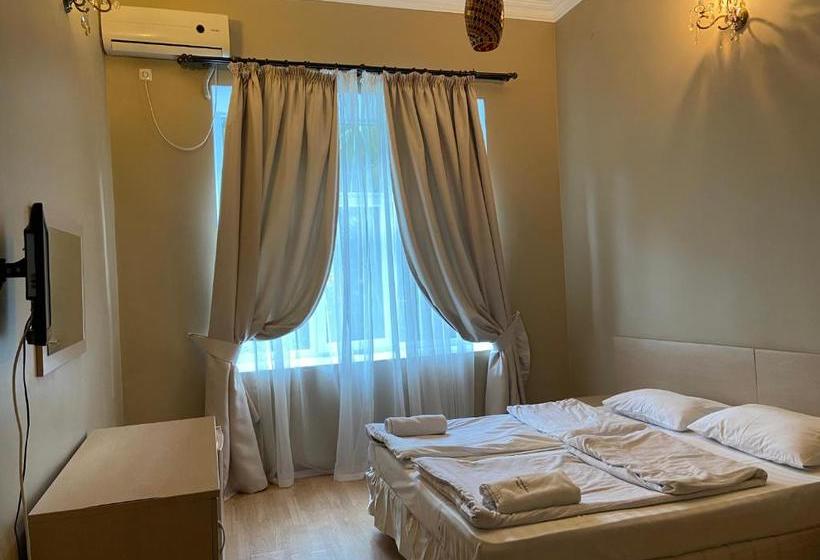 Gagra Hotel Printsevskii Zamok