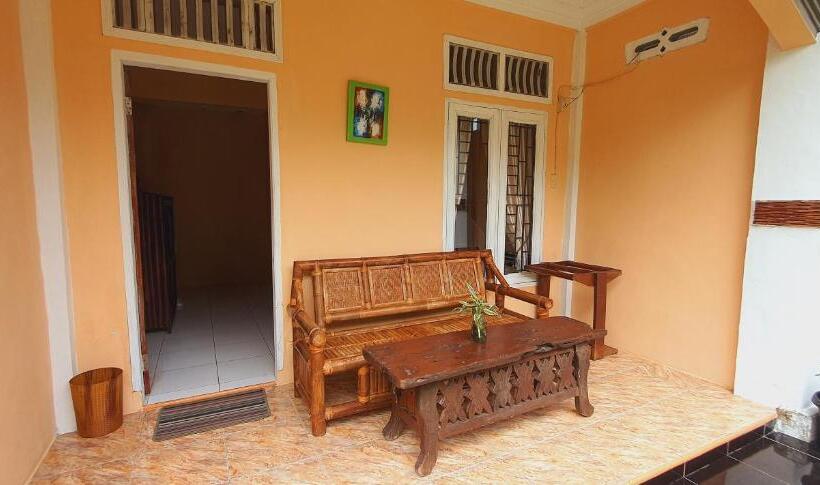 پانسیون Sumatra Cheeky Monkeys