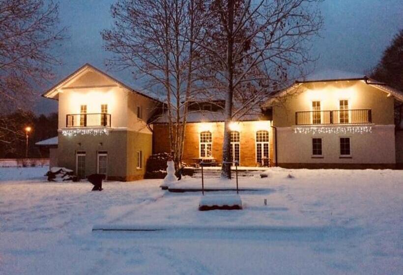 ペンション Varga Villa