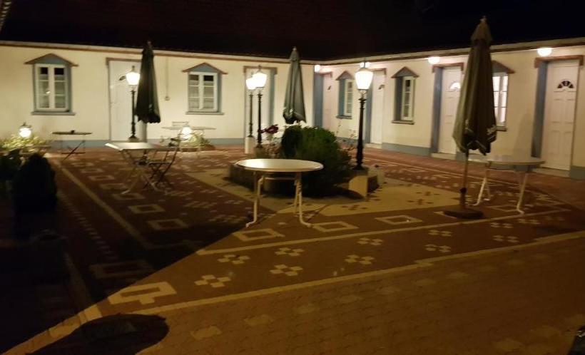 호텔 Logis   Hôtel & Restaurant L Envie Des Mets