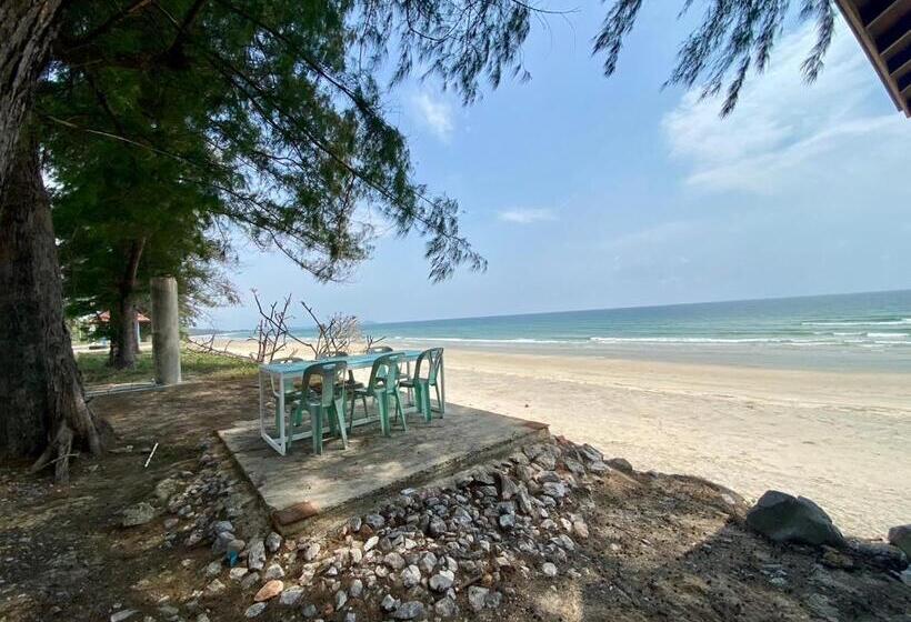 פנסיון หาดทรายขาวรีสอร์ท